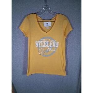 NFL Team Apparel Medium Everyone Loves A Steelers Girl 1st Pic‎ Closest Color